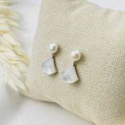 Серьги-пусеты из речного Жемчуга и Перламутра