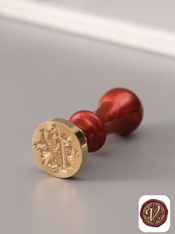 Печать для сургуча с пластиковой ручкой «Буква V на вензеле», 2.5×2.5×6.3 см