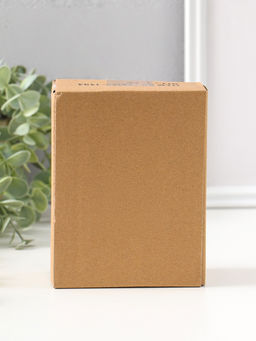 Фигурка полистоун Зайки-малыши в зелёных нарядах, с большим жёлтым сердцем, 13.5 см