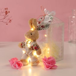 Набор подарочный Зайчик в комбинезоне, мыльные розовые розы 5 шт., роса, 7?7?12 см - Simaland фото 4