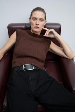 PLAIN KNIT WAISTCOAT