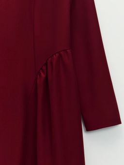 Платье мини со сборкой на бедрах / Zarina