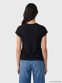 Bisiklet Yaka ?i?ek Bask?l? Kad?n Ti??rt