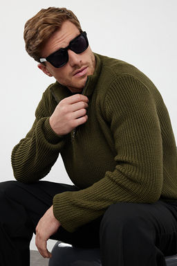 Haki Casual Regular Yar_m Bal_k__ Yaka D_z Triko Kazak TMNAW22KZ1908