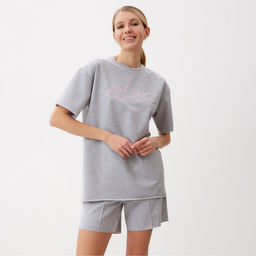 Костюм спортивный женский: футболка, шорты, MINAKU: SPORTY & STYLISH, светло-серый, размер 42