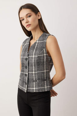 Siyah Regular Ekoseli/Kareli Kase Dokuma Yelek TWOAW26YE00054