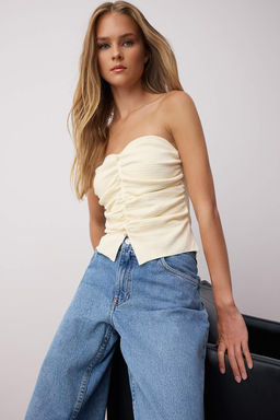 Ekru Inci Islemeli Straplez Vucudu Saran/Fitted Triko Bluz TWOSS25BZ00596