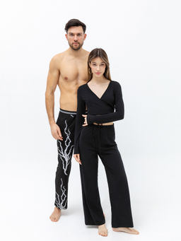 Комплект женский (джемпер, брюки) в черном цвете черный 592518 - Mark formelle фото 2