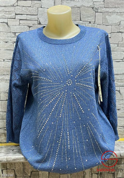 Свитер женский со стразами