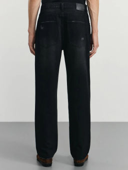 Джинсы straight с эффектом destroyed / Zarina