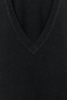CAMISETA ESCOTE PICO ALGOD?N / Negro - Zara фото 7