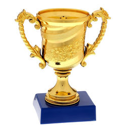 Кубок 058, зол., подставка пластик, 12.5 х 10,6 х 6,5 см