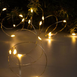 Цена за 2 шт. Гирлянда «Нить» 2 м роса, IP20, серебристая нить, 20 LED, свечение тёплое белое, USB