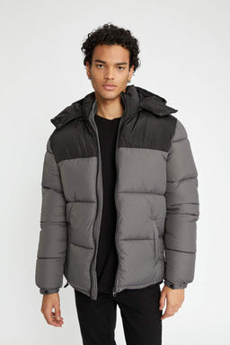 Водоотталкивающая куртка-пуховик стандартного кроя с капюшоном на полярной подкладке