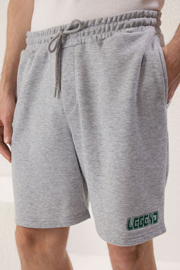 TRENDYOL MAN Gri Melanj Oversize/Genis Kesim Legend Nak?sl? Sort & Bermuda TMNSS25SR00043