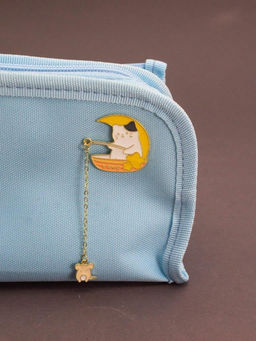 Значок металлический iLikeGift "Moon fishercat"