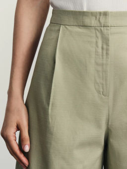 Шорты-бермуды с защипами / Zarina  фото 6