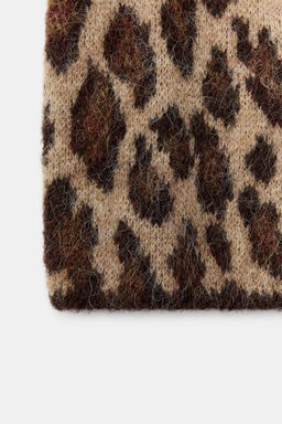 ANIMAL PRINT KNIT BEANIE
