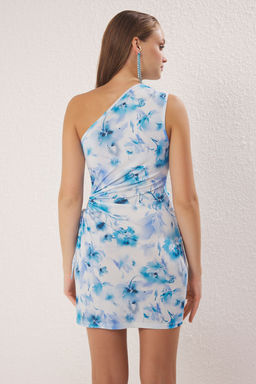 TRENDYOLMILLA Cok Renkli Cicek Desenli Vucuda Oturan Cut Out/Pencere Detayl? Orme K?sa S?k Elbise TPRSS23EL00154  фото 43