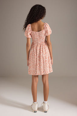 K?rm?z? Cicekli Etegi Belden Ac?lan Gipeli Mini Dokuma Elbise TWOSS25EL00620 - Trendyolmilla фото 4