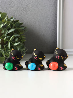 Фигура "Котик с мячом" 5,5 см, чёрный