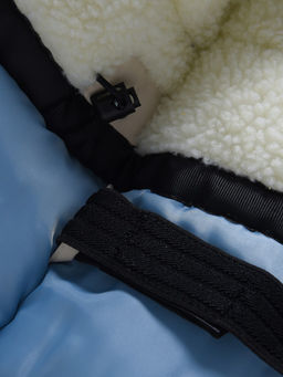 Парка зимняя подростковая для девочки с капюшоном и мехом бежевого цвета 9534B