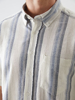 Regular Fit K?sa Kollu ?izgili Erkek G?mlek