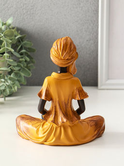 Сувенир полистоун "Африканка в горчичном наряде, с яблоками в корзине" 14х15,5х17,5 см