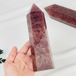 Кристалл из Клубничного кварца