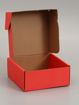 Цена за 3 шт. Коробка самосборная, красная, 18 х 18 х 8 см,
