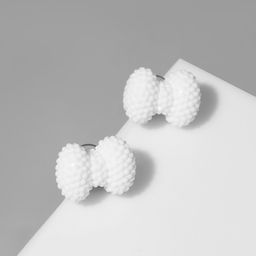 Серьги пластик Карамель бант, цвет белый