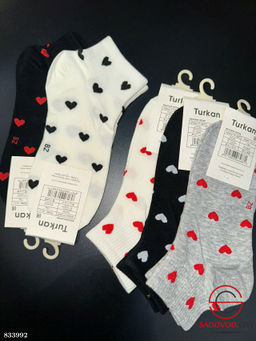Женские носки с сердечками