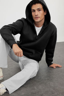 Siyah Oversize/Genis Kesim Fermuarl? Kapusonlu Ici Polarl? Basic Sweatshirt TMNAW25SW00050