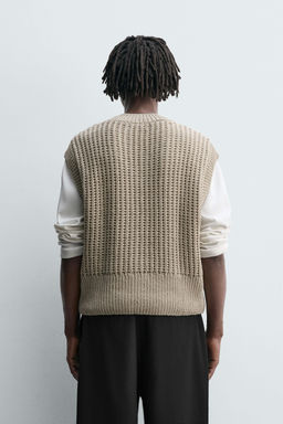 BOX FIT KNIT VEST