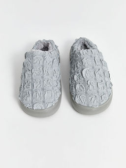 Pel?? Kad?n Ev Terli?i