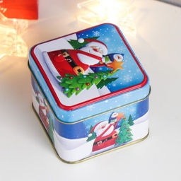Шкатулка металл квадрат "Дед Мороз с ёлочкой" 7,7х7,7х6,3 см