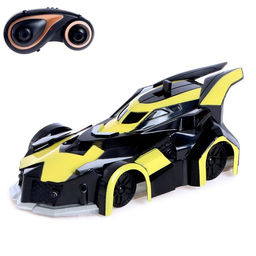 Антигравитационная машинка СпортКар, радиоуправление, аккумулятор, ездит по стенам, свет, цвет жёлтый