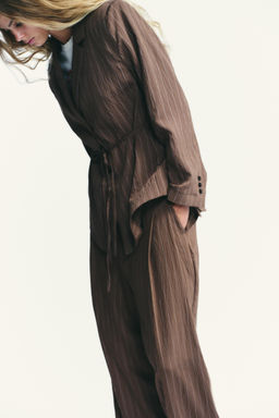 STRIPED SHOULDER PAD BLAZER WITH THIN BELT - Zara фото 3