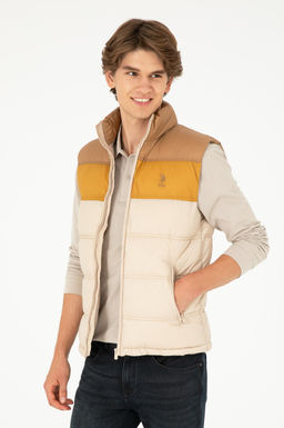 Мужской жилет верблюжьего цвета