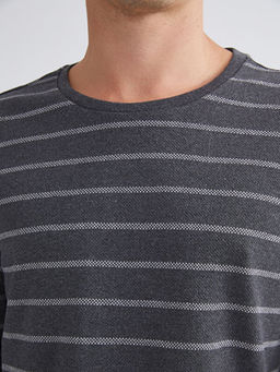 Bisiklet Yaka Uzun Kollu ?izgili Erkek Ti??rt