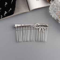 Цена за 2 шт. Гребень для волос QF «Медея», бант мини, 7×3.5 см, серебро