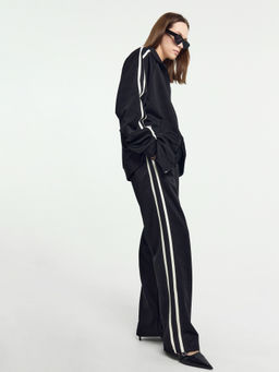 Брюки женские черные со светло-молочными лампасами черный +св.молочный 182498 - Mark formelle фото 2