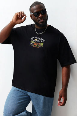 TRENDYOL MAN Siyah Bisiklet Yaka Oversize/Genis Lesim Buyuk Beden T-Shirt TMNSS25BF00001
