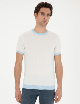 Белая приталенная трикотажная футболка с круглым вырезом