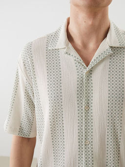 Regular Fit K?sa Kollu Desenli Erkek G?mlek