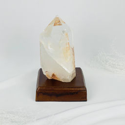 Кристалл из Горного Хрусталя на подставке