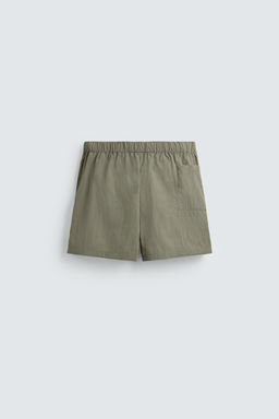 BERMUDA T?CNICA CORTA / Verde gris