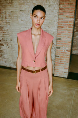 SHORT WAISTCOAT WITH LINEN FLAPS - Zara фото 2