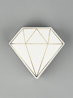 Цена за 5 шт. Коробка подарочная под бижутерию «Белая, тиснение», 10×9×3.5 см