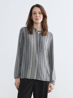 Ba?lamal? Yaka Desenli Bluz